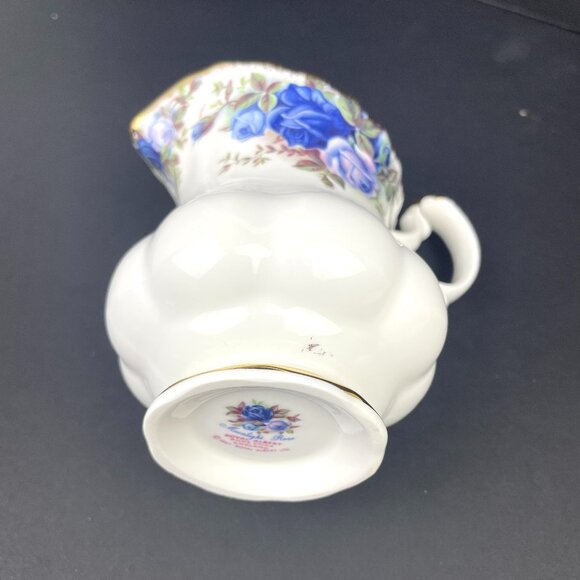 Vtg 1987 Royal Albert Moonlight Rose Bone China Creamer Saucer England - Picture 11 of 12